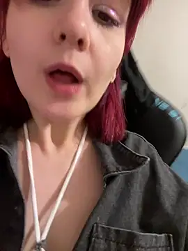 Alexiaa_69's Live XXX Chat