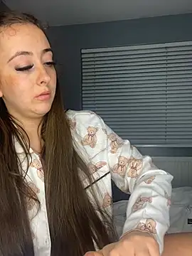 BrunetteBarbieXx_ লাইভ XXX চ্যাট