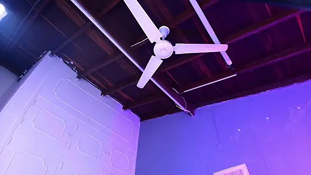 XXX chat uživo modela MiaRaven_