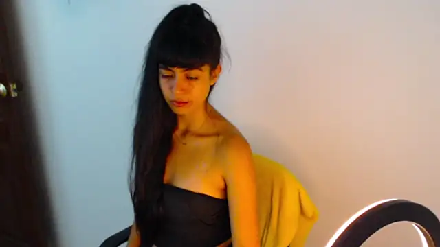 meganmiauu Adlı Modelin Canlı XXX Sohbeti