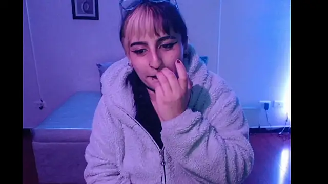 Chat +18 de ValkiriaFoX ao vivo