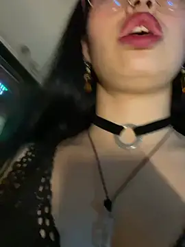 Chat +18 de Chuchii05 ao vivo