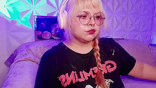 Satyn_doll Adlı Modelin Canlı XXX Sohbeti