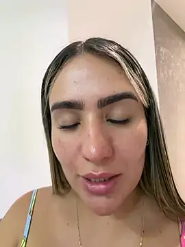 Miilana_ live XXX chat
