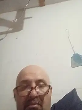 צ'אט XXX בשידור חי של DickNasty6908