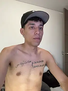 bully_boss' Live XXX Chat
