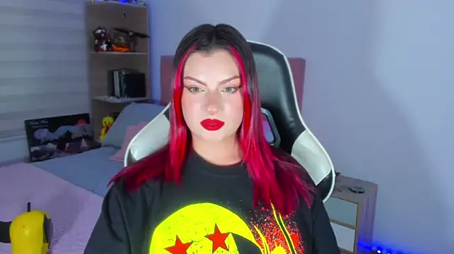 OphelianaRose33 Adlı Modelin Canlı XXX Sohbeti