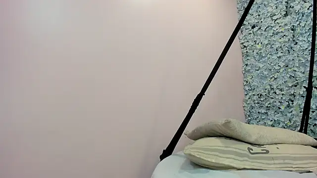 Angel_Alba_ 即時 XXX 聊天