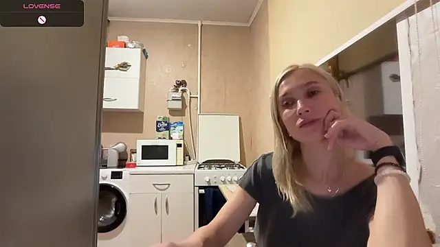 AngelJeni Adlı Modelin Canlı XXX Sohbeti