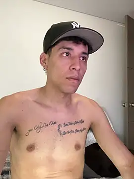 bully_boss Adlı Modelin Canlı XXX Sohbeti