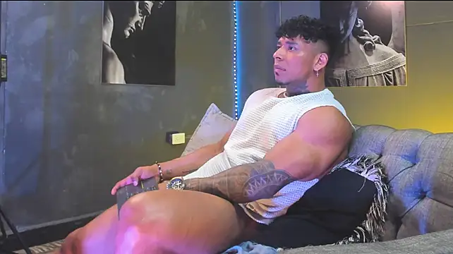 Chat +18 de bradley_smith ao vivo
