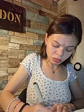_Isabella-7's Live XXX Chat