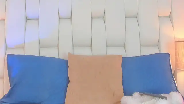 Chat +18 de SkinnyFoxy ao vivo