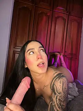 Chat +18 de KaditaNavarro ao vivo