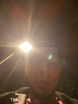 Taylor_DiamondBoy: διαδικτυακό σόου στην κάμερα