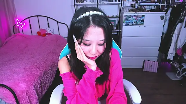 XXX chat uživo modela ashleywowmeow