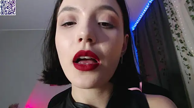 dolll_maiya Adlı Modelin Canlı XXX Sohbeti