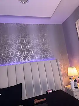 XXX chat uživo modela Mia-Medina