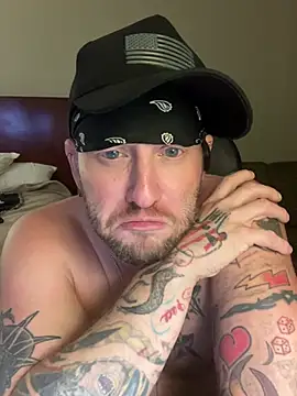 Livingpuddle Chat XXX live