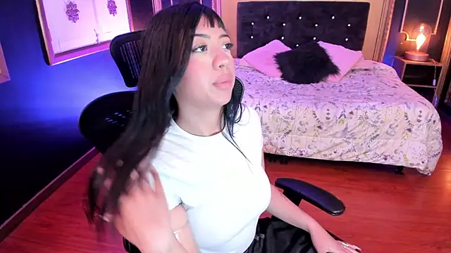 צ'אט XXX בשידור חי של LiaLovet
