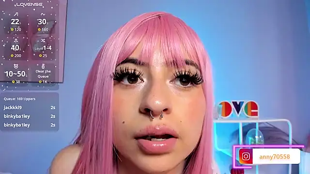 AnnyCotton Adlı Modelin Canlı XXX Sohbeti