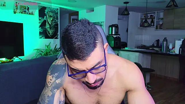 XXX chat uživo modela Michael_Diamond