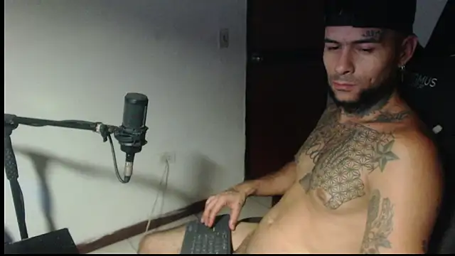 XXX chat uživo modela ROOKERT