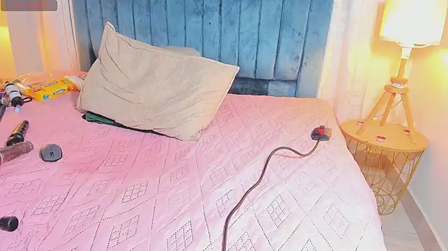 sarayhorny69 XXX чат на живо