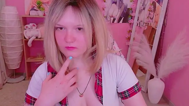 lunakitsune Adlı Modelin Canlı XXX Sohbeti