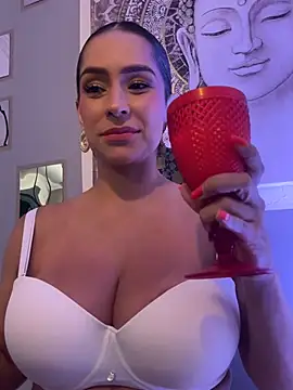 צ'אט XXX בשידור חי של Mau_White