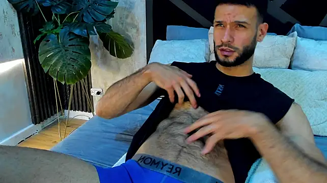 Chat +18 de Jacob_Benelli ao vivo
