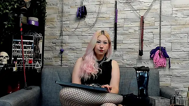 Miss_Kaz Adlı Modelin Canlı XXX Sohbeti