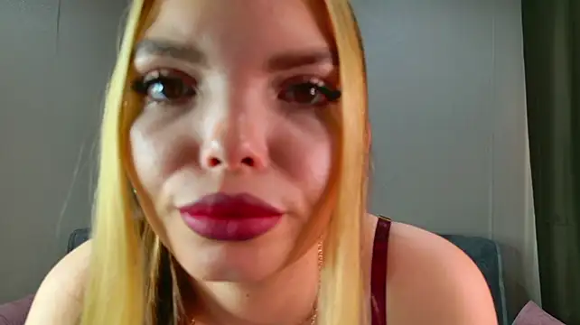 Онлайн чат XXX Curvy_Dynamite_