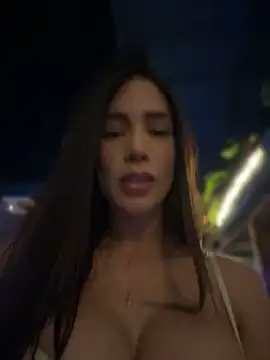 Chat XXX en directo de _Valentinaa_