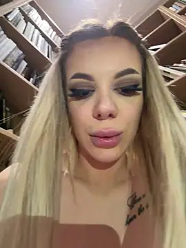 Chatroom XXX en direct de AlyssaFoxx_