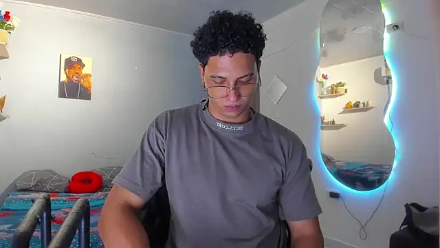 Kris_Khalifa69's Live XXX Chat