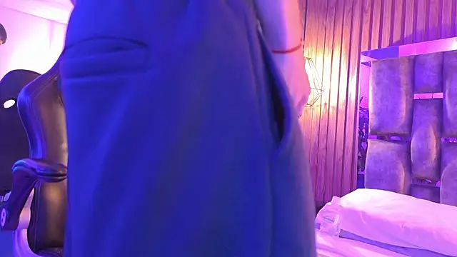 roan_birkin Chat XXX live