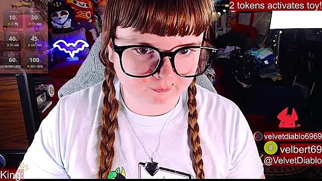 VelvetDiablo's Live XXX Chat