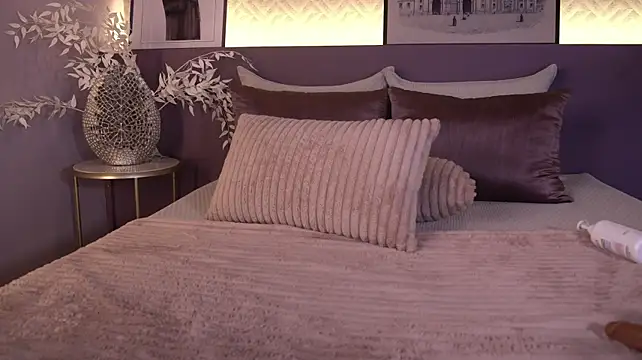Chat +18 de ElleDiane ao vivo