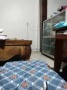 Squirt107 现场XXX聊天