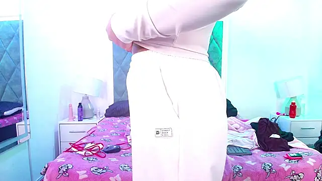 Chat +18 de Emily_and_Taylor ao vivo