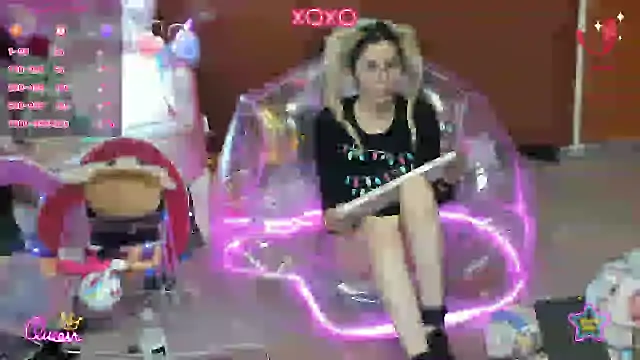 Skinygirl's Live XXX Chat