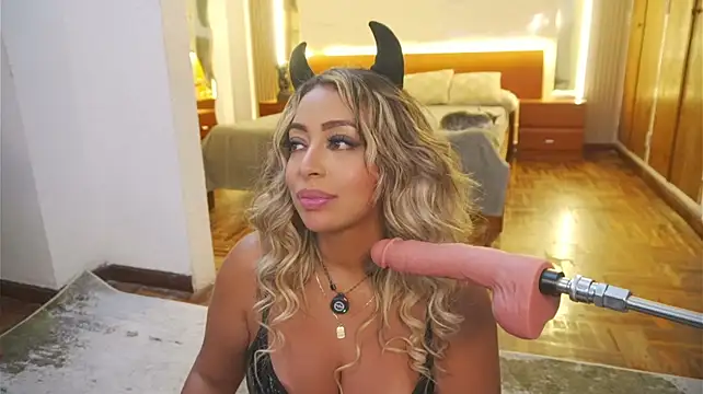 Czat XXX na żywo – charlottelover21