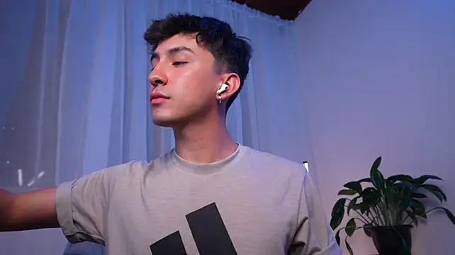 Chat XXX Live sweettaaron01