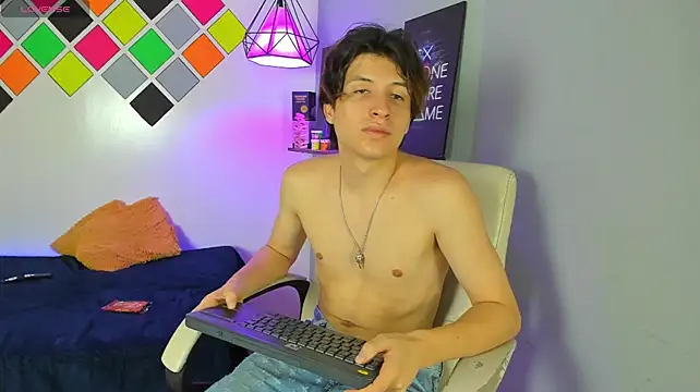 צ'אט XXX בשידור חי של Marcoviolet