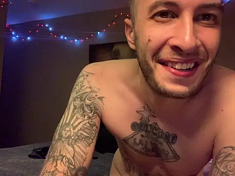 JuicyJoshy Chat XXX in diretta