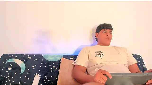 Chat +18 de nicolvibes_212 ao vivo