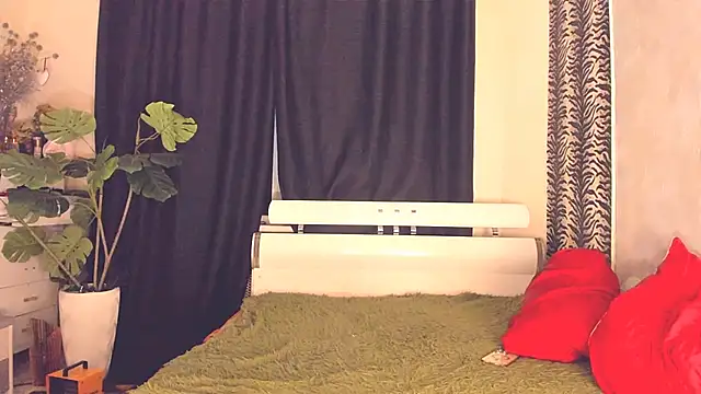 Karma_S_U_T_R_A's Live XXX Chat
