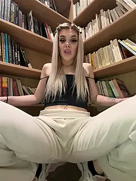 AlyssaFoxx_ Live XXX Chat