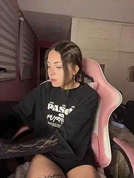 PrettyAmber Chat XXX in diretta
